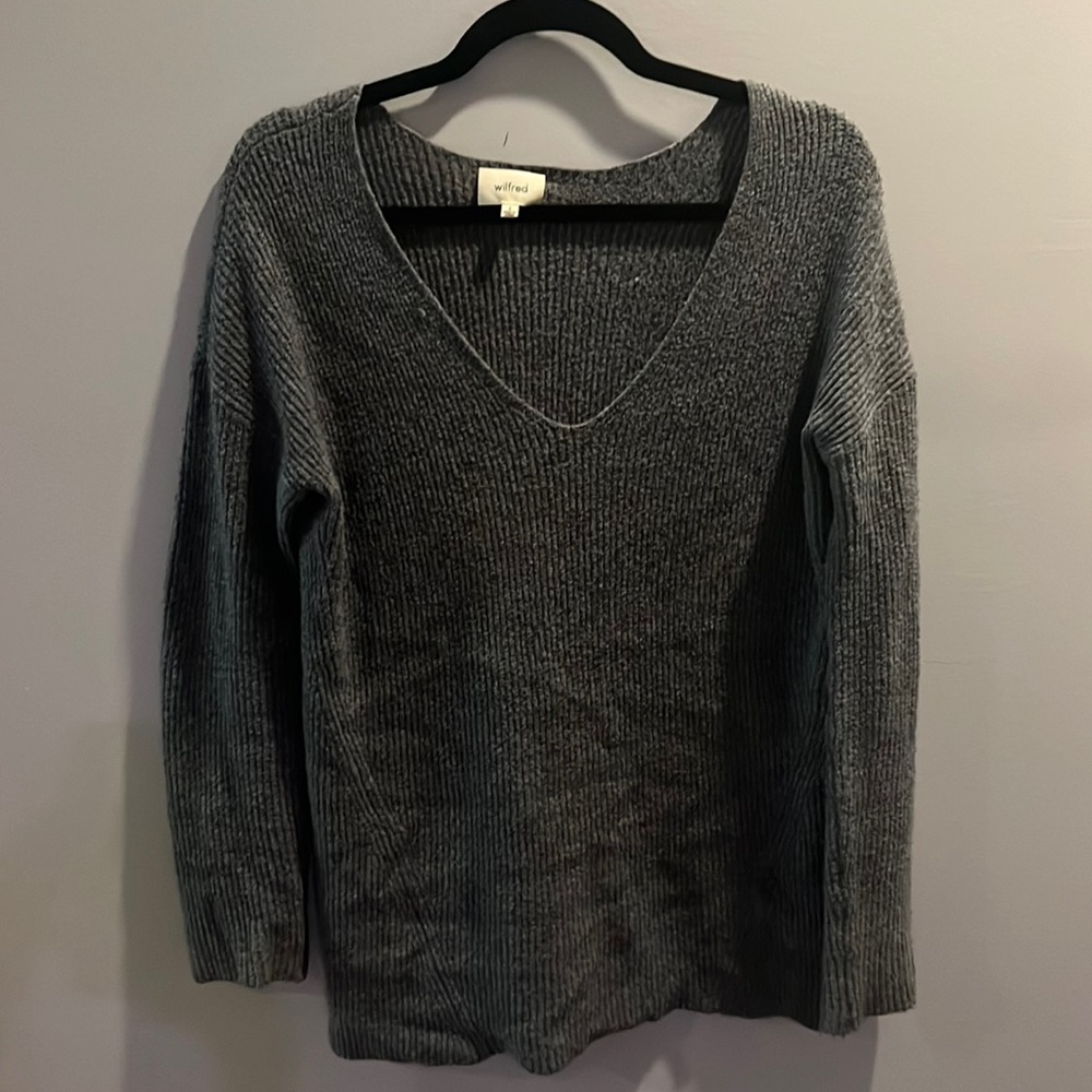 Aritzia Wilfred grey oversized knit v neck sweater - S